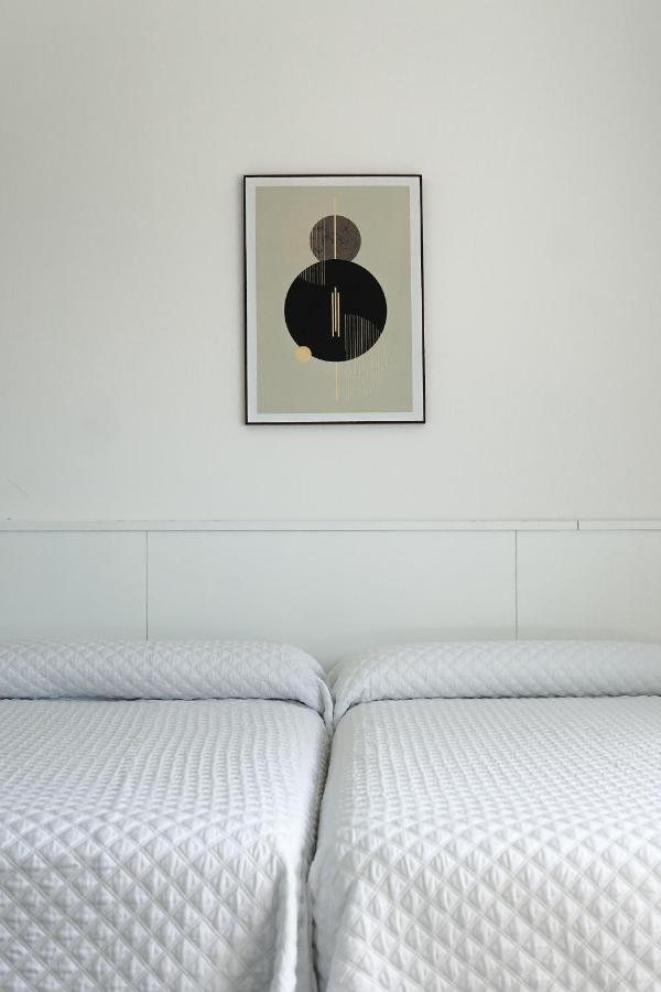 Hostal Montevideo Beachfront Nigran Bagian luar foto