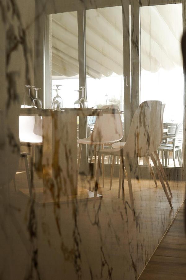 Hostal Montevideo Beachfront Nigran Bagian luar foto