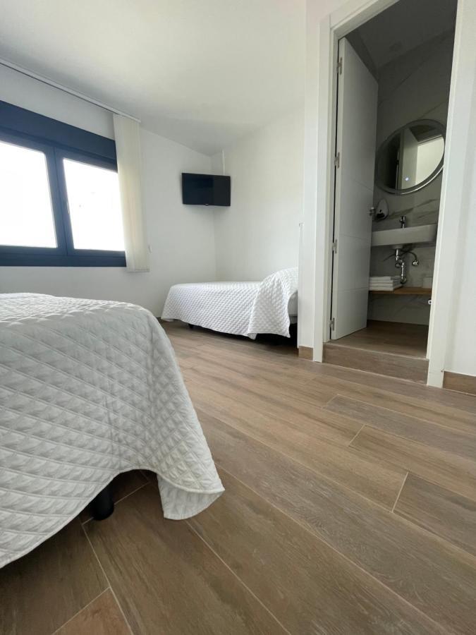 Hostal Montevideo Beachfront Nigran Bagian luar foto
