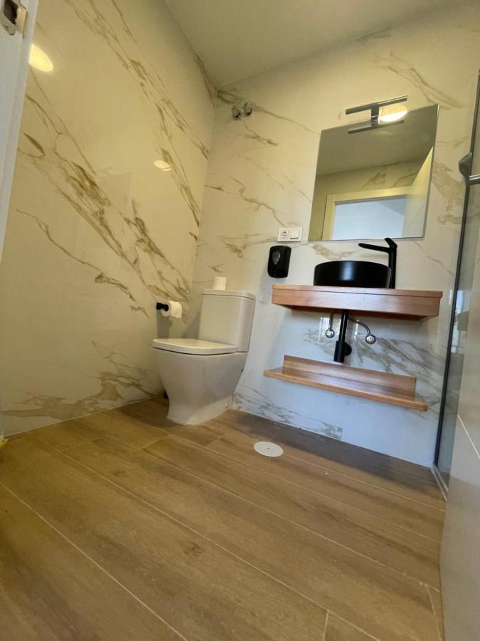 Hostal Montevideo Beachfront Nigran Bagian luar foto