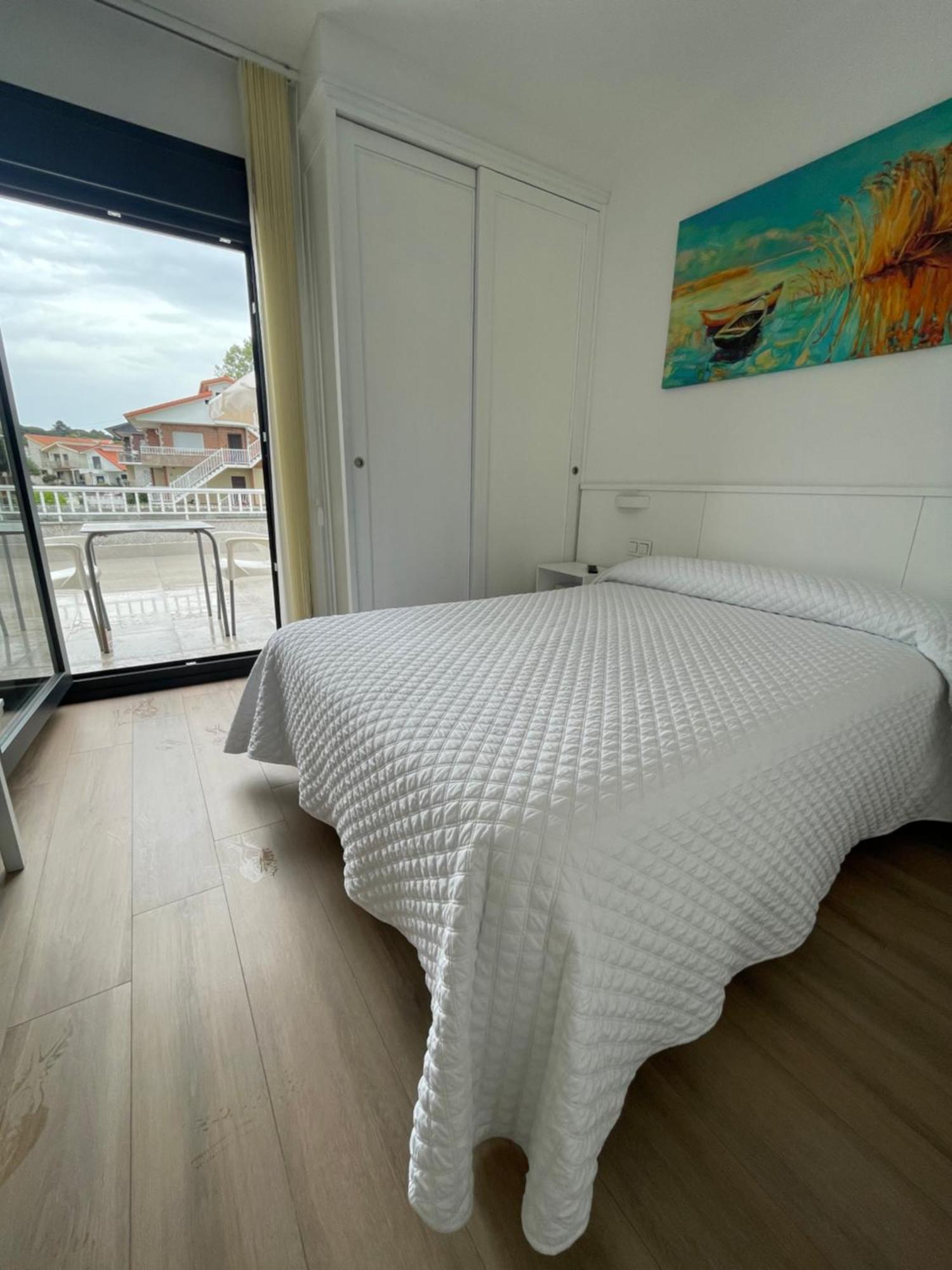 Hostal Montevideo Beachfront Nigran Bagian luar foto