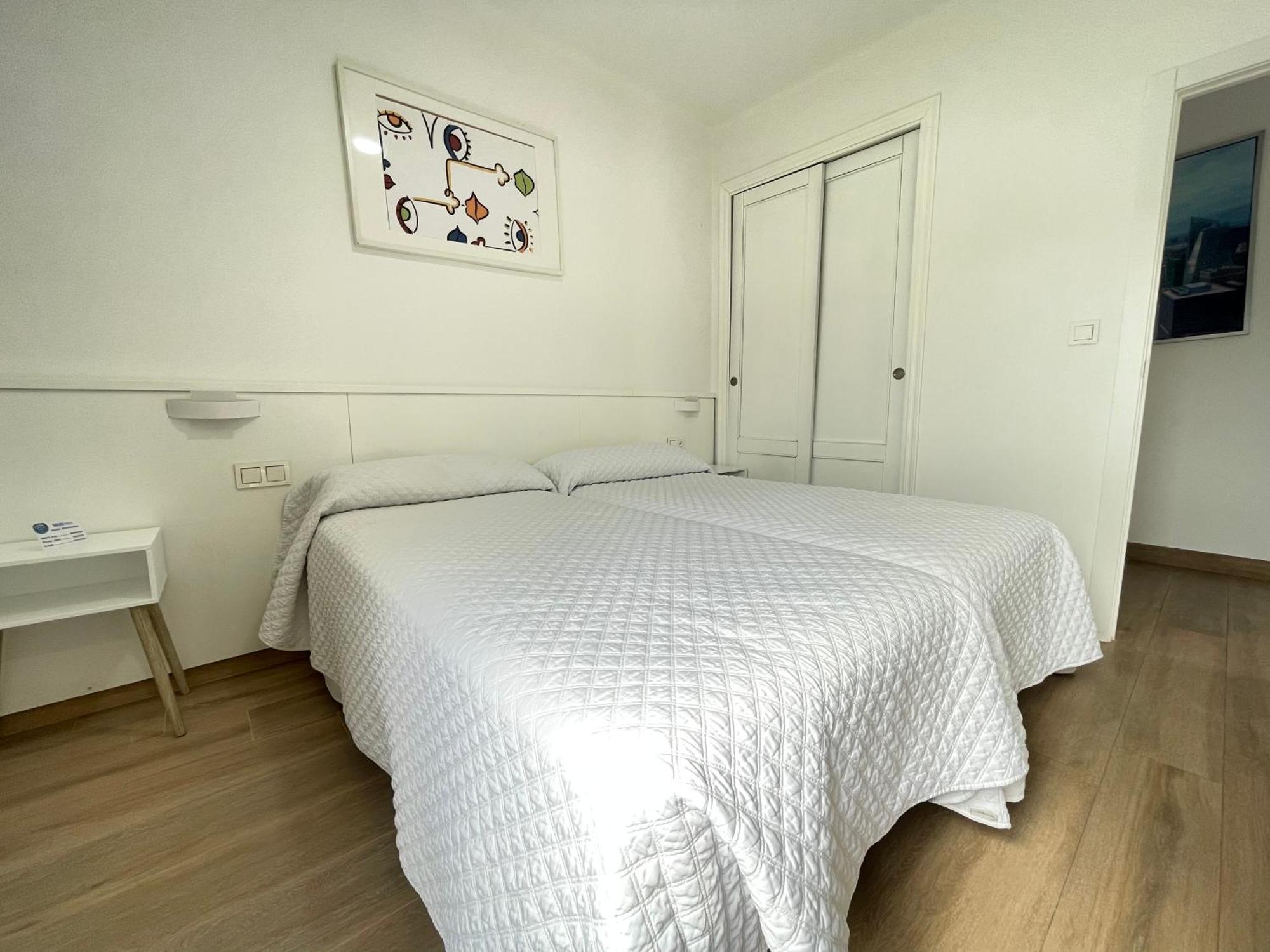 Hostal Montevideo Beachfront Nigran Bagian luar foto