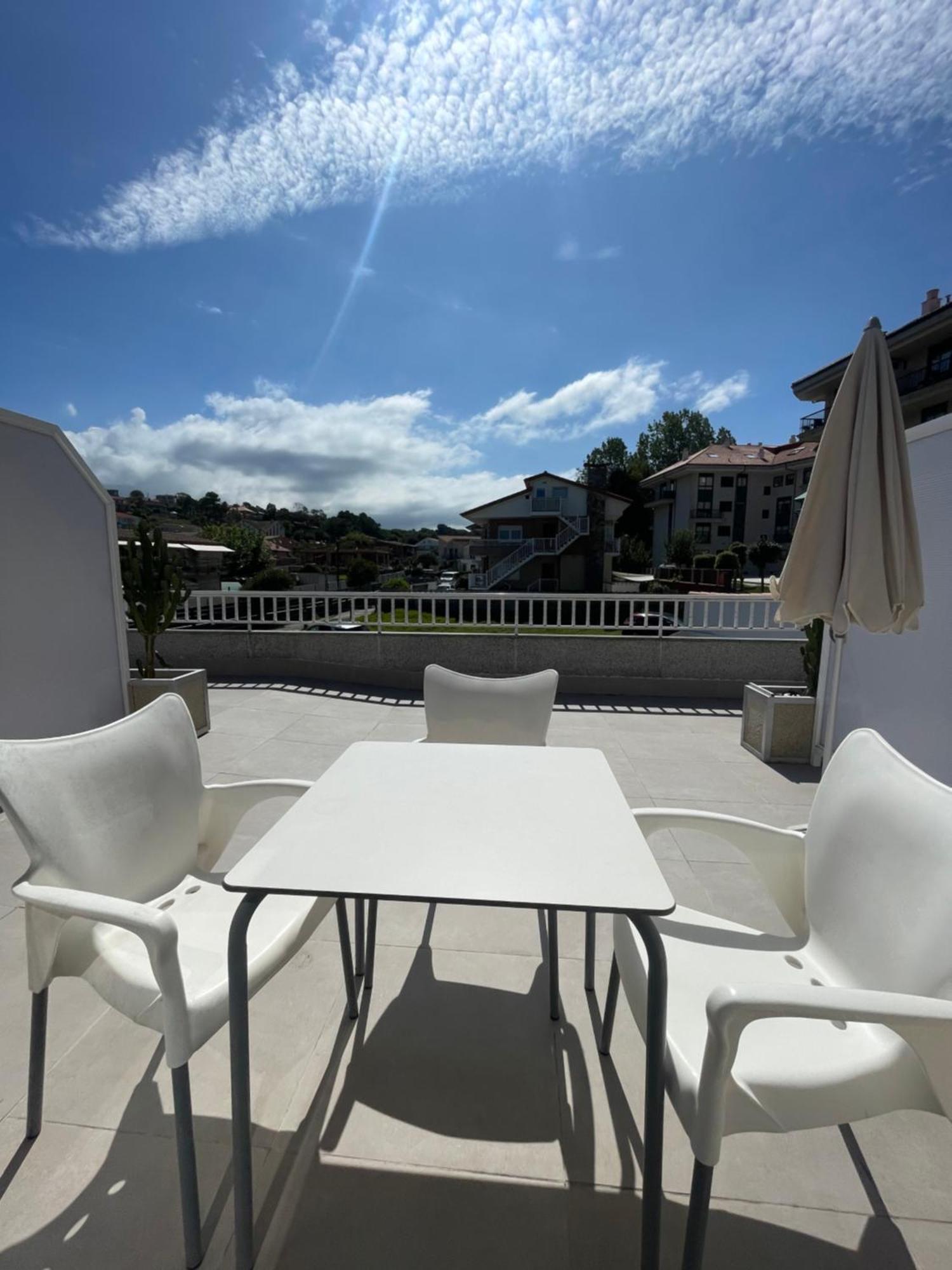 Hostal Montevideo Beachfront Nigran Bagian luar foto