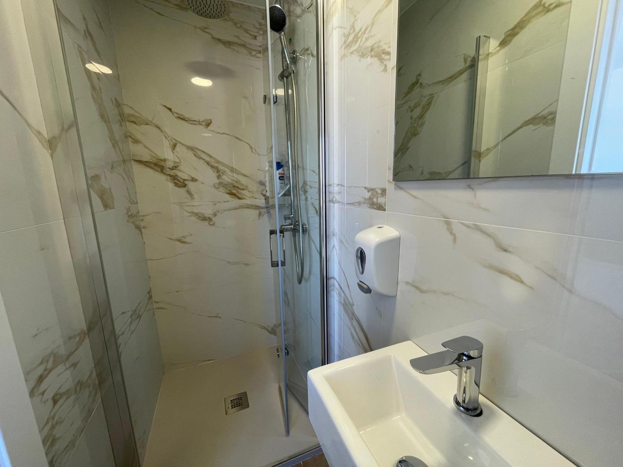 Hostal Montevideo Beachfront Nigran Bagian luar foto