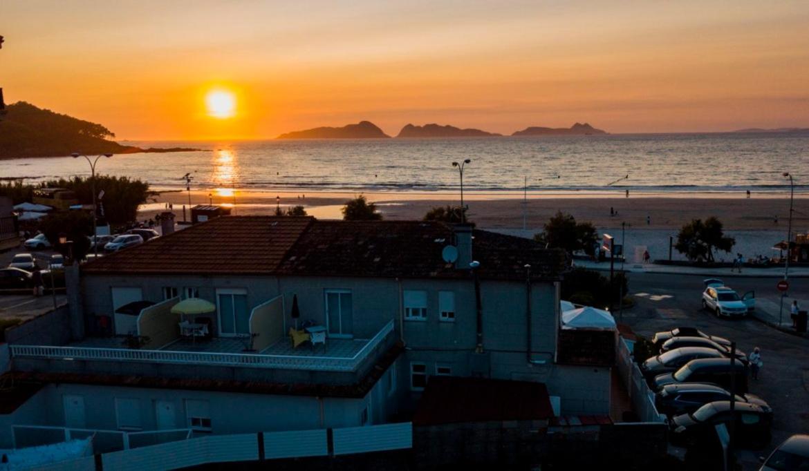 Hostal Montevideo Beachfront Nigran Bagian luar foto