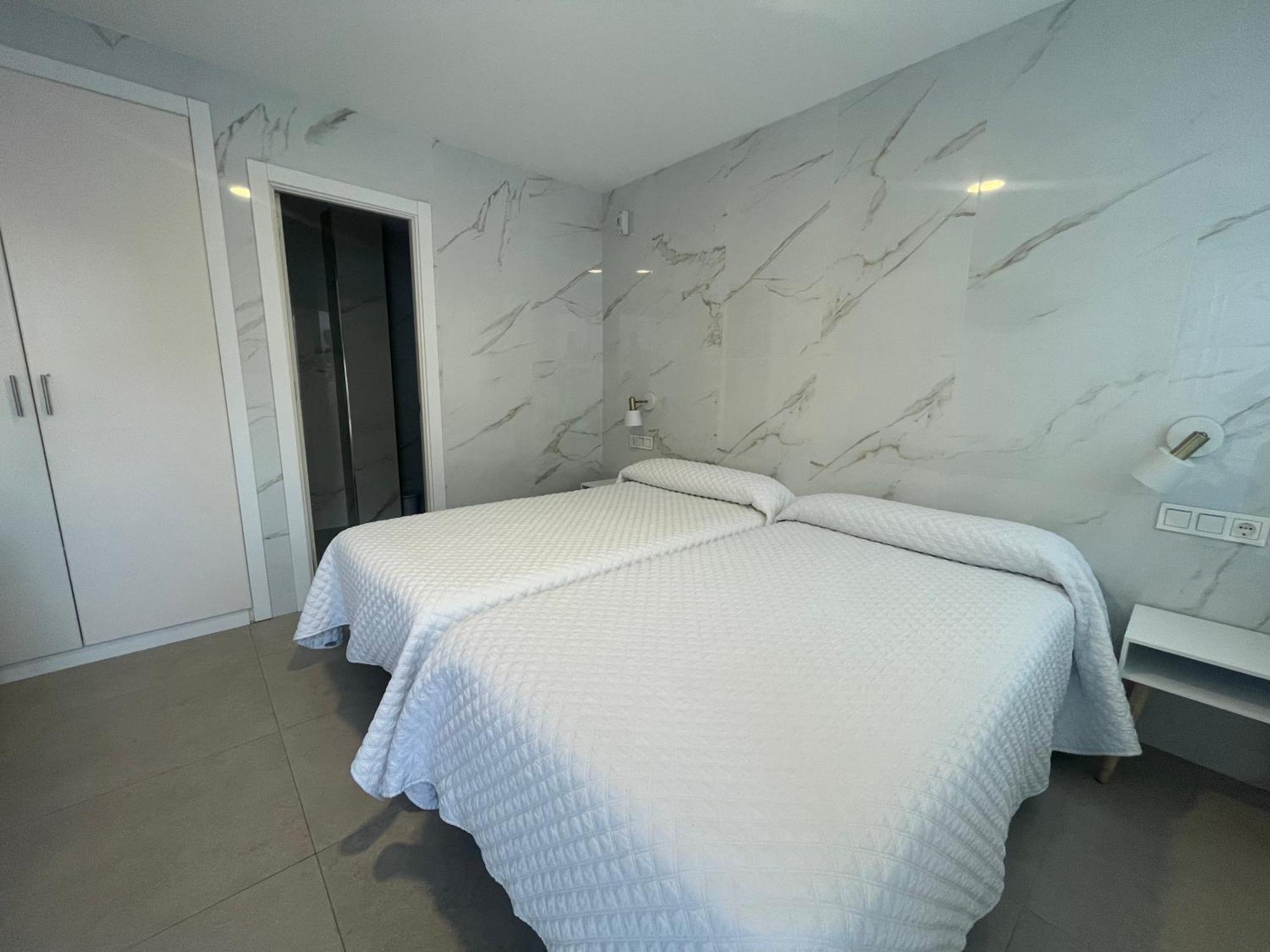 Hostal Montevideo Beachfront Nigran Bagian luar foto